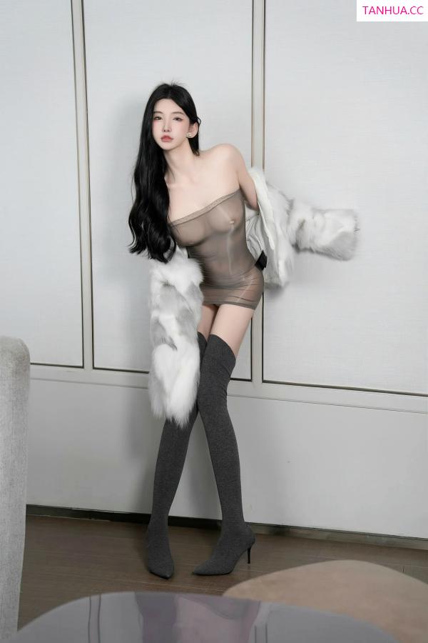 周于希dummy  [XiuRen]高清写真图 2024.04.12 No.8383 周于希Sally 丝袜美腿第23张图片